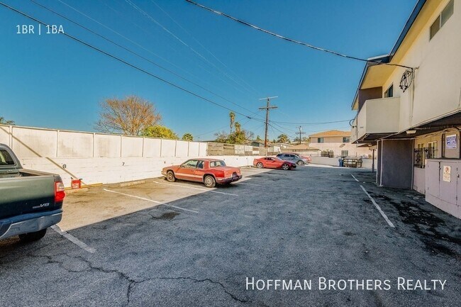 Foto del edificio - 4847 Saturn St