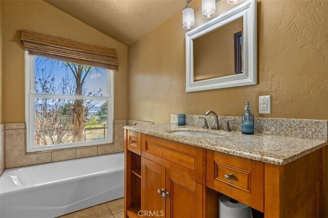 Foto del edificio - 1716 Cedar St