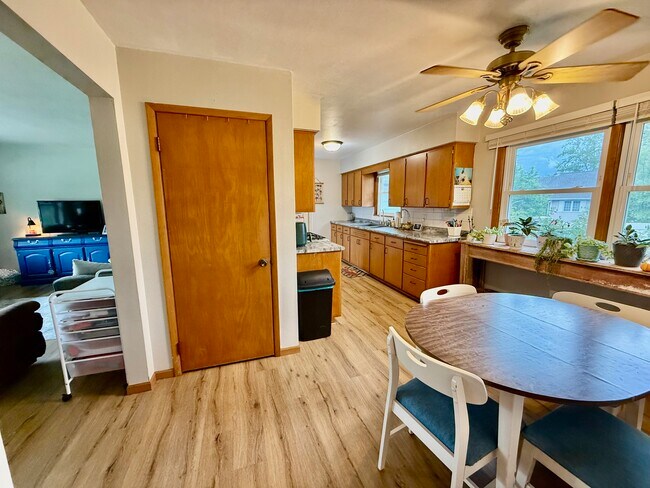 Foto del edificio - 933 Greenfield Ave