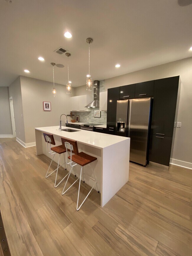 Foto del edificio - 3015 Warder St NW
