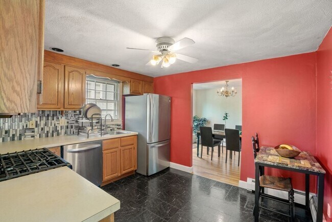 Building Photo - 42 Rockland Ave