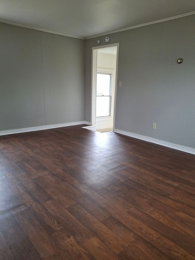 Foto del edificio - 246 Lynwood Ave