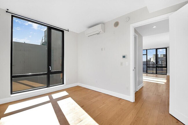 Foto del edificio - 2100 Bedford Ave