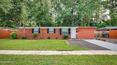 Building Photo - 2909 Lauderdale Dr E