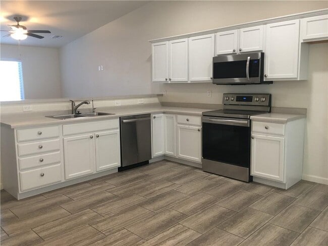 Foto del edificio - 5085 S Jacaranda Pl