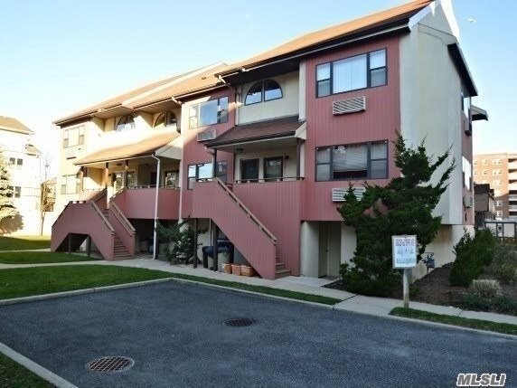 Primary Photo - 659 Shore Rd