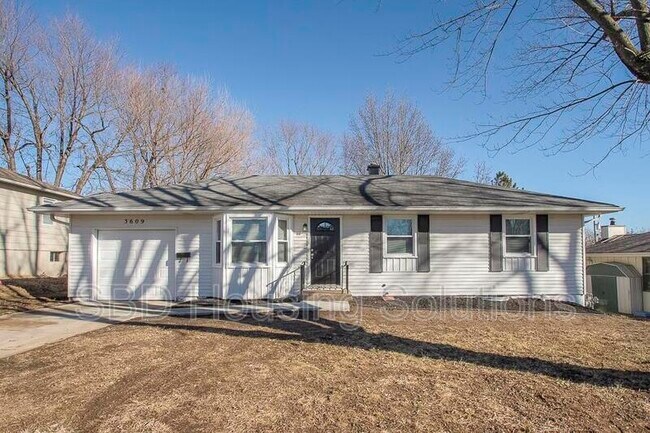 Building Photo - 3609 Randall Dr