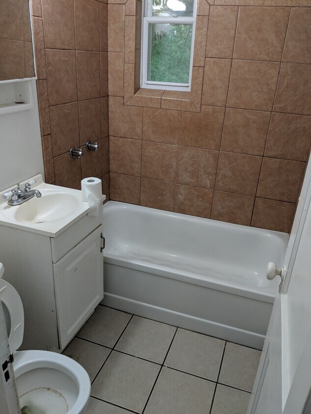 6801 McKinley Ct, Clairton, PA 15025 Townhome Rentals in Clairton PA