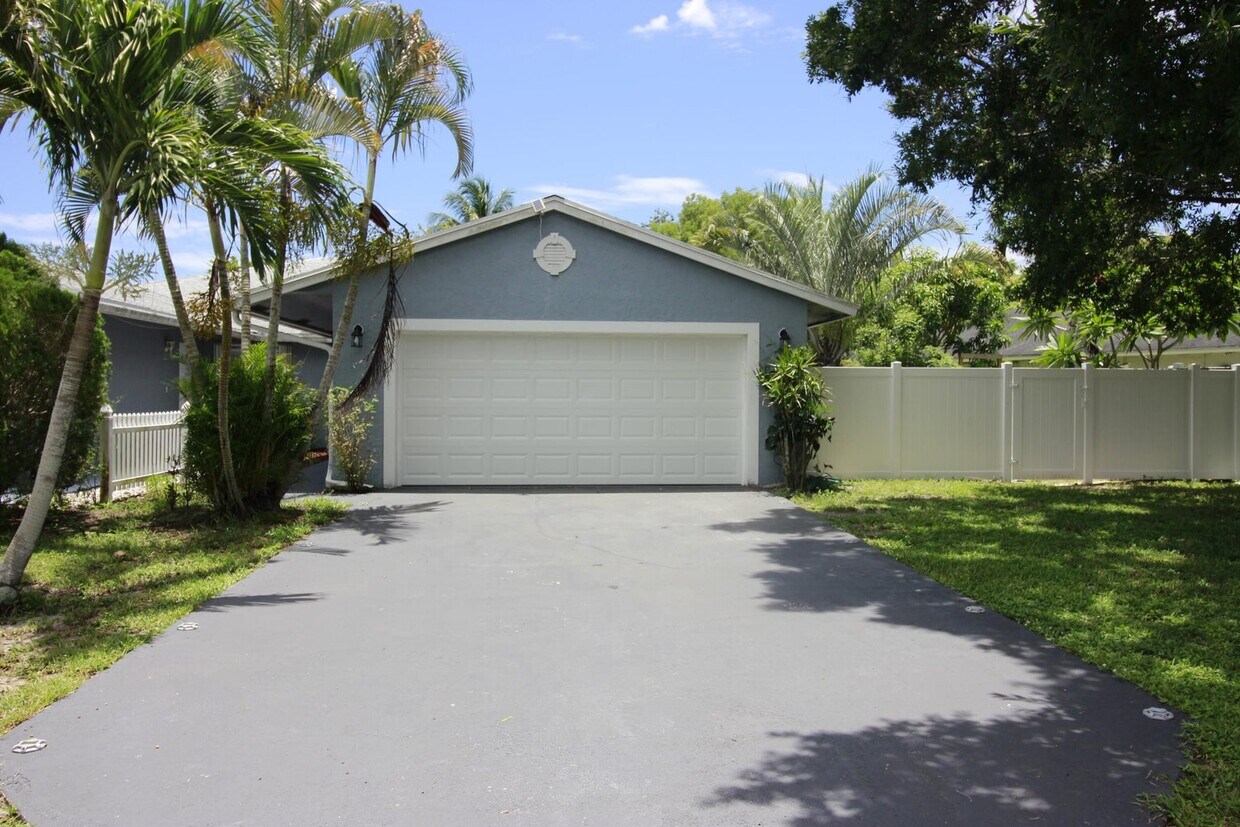 Foto principal - 134 Sparrow Dr