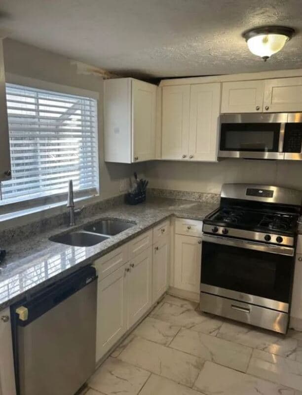 Building Photo - 4982 Isle Royal Ct