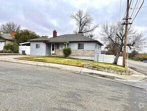 Building Photo - 104 Walton Ave