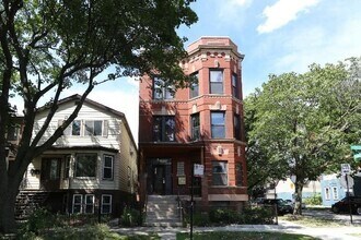 Building Photo - 1500 W George St