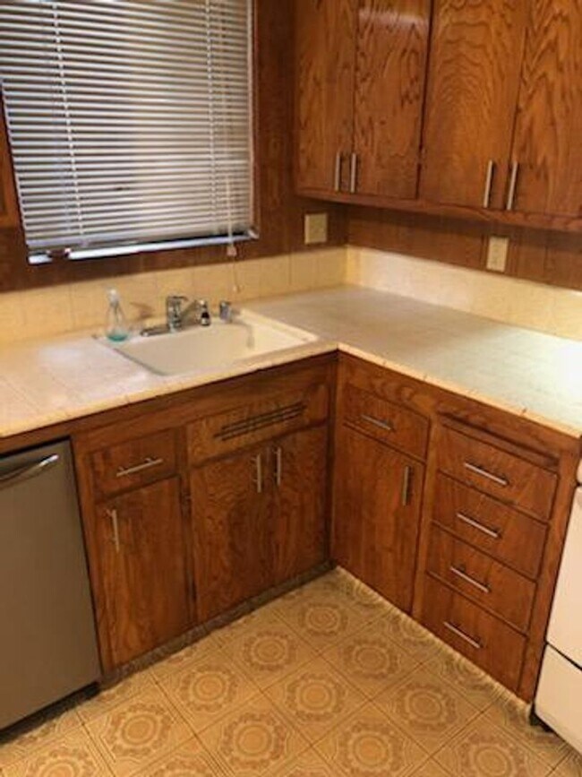 Building Photo - 1617 Alameda Avenue Unit C (LO)