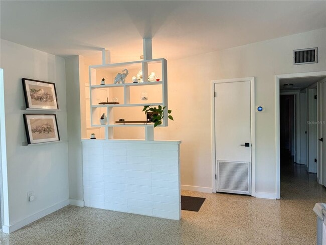 Building Photo - AVAILABLE NOW! Mid-Century Modern 3/2 with...