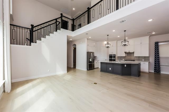 Foto del edificio - 8016 Sunflower Ln