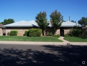 Building Photo - 4204 St Andrews Dr