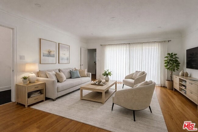 Foto del edificio - 856 S Gramercy Pl