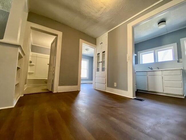 Building Photo - Niles 2 bedroom/1 bath unit