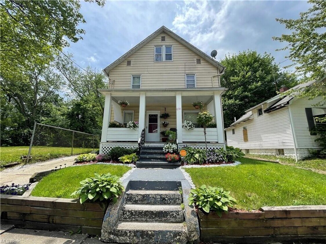 Primary Photo - Section 8 Accepted!