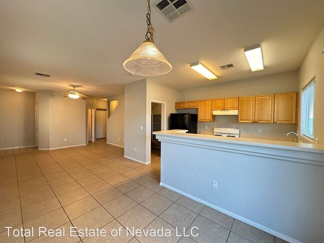 Foto del edificio - 2 br, 3 bath House - 9312 Straw Hays St #102