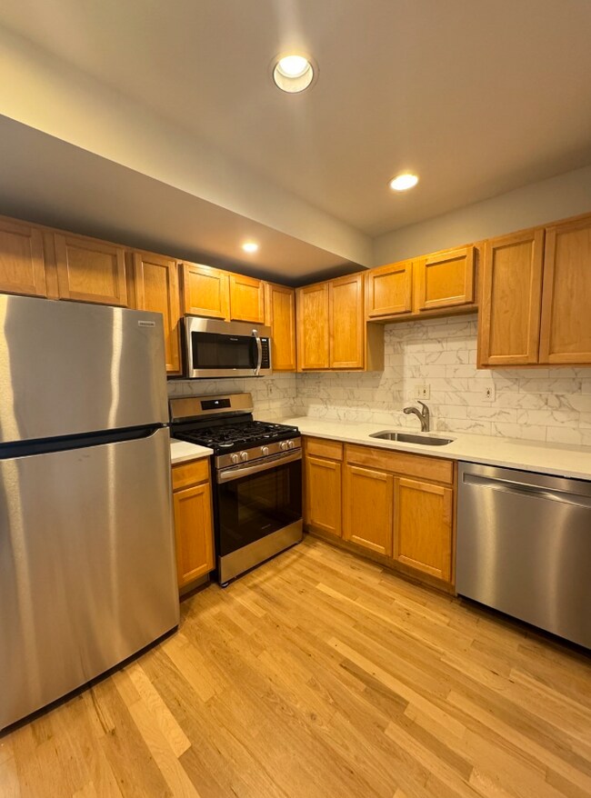 Foto del edificio - 393 W Broadway