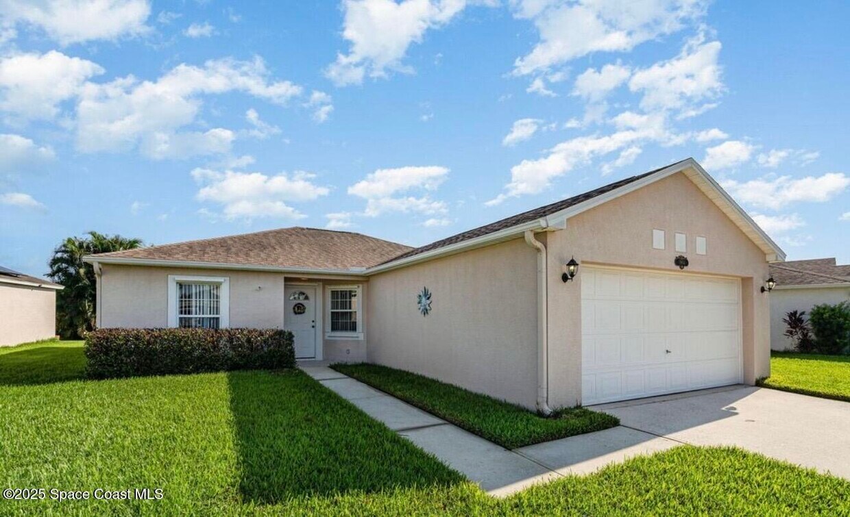 Foto principal - 1964 Bayhill Dr