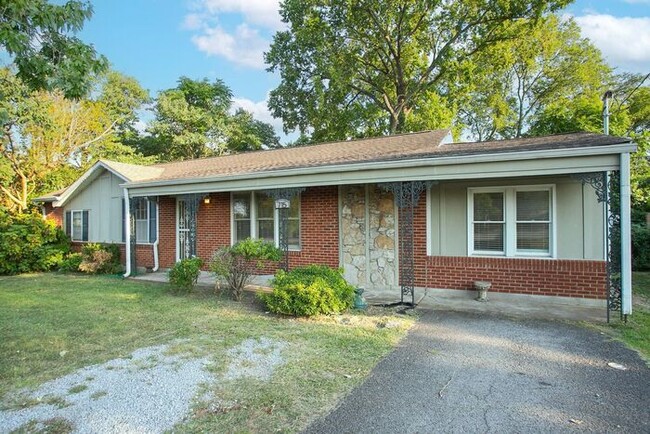 Building Photo - Charming ranch home in Crieve Hall