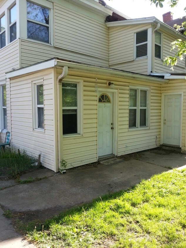 800 S Noland Rd Unit 3, Independence, MO 64050 Apartment for Rent in