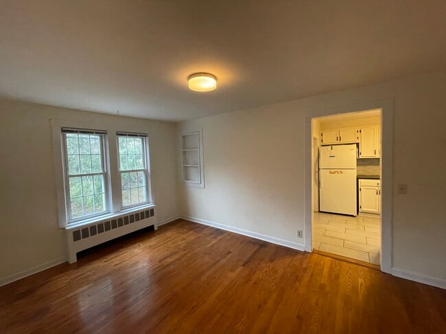 Living Room - 21 High St