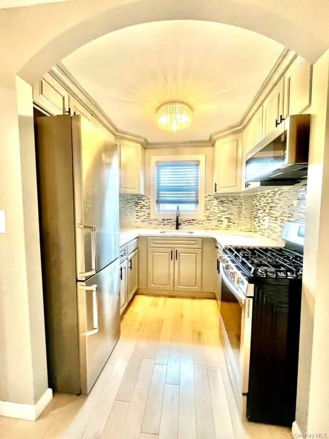 Building Photo - 118 Sheridan Ave