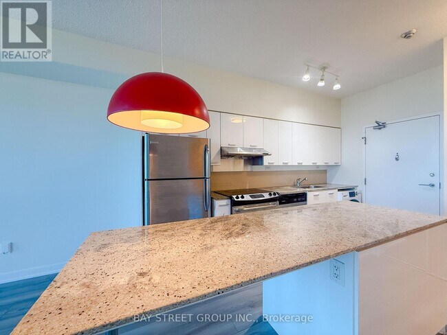 Building Photo - 29-1829 Singer Ct