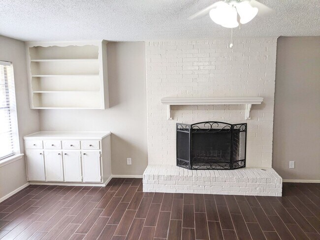Foto del edificio - South Tyler - Updated 3 Bedroom, 2 Bath Du...