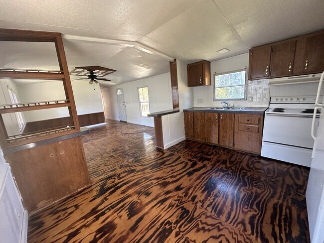 Foto del edificio - 7150 Seward Cir