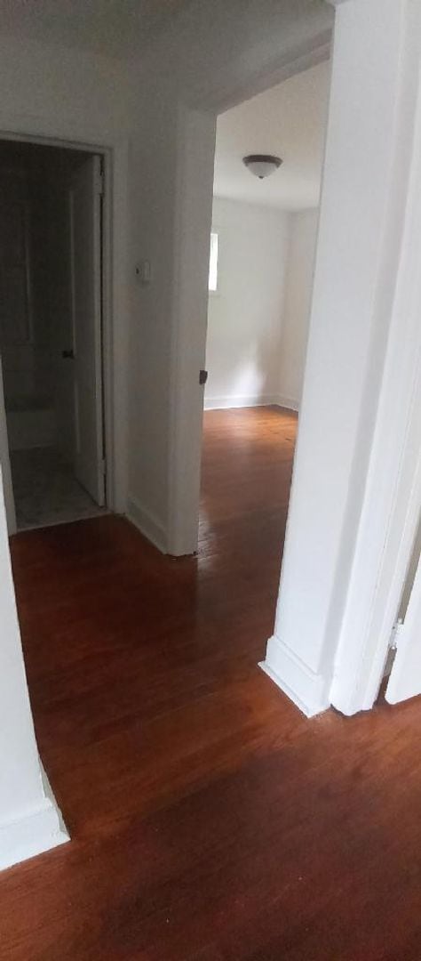 Building Photo - 3 Bedroom 1 Bath Available to Rent for $1,...