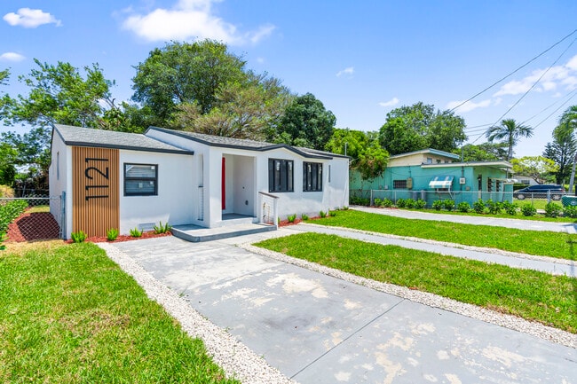 Foto del edificio - 1121 NW 57th St