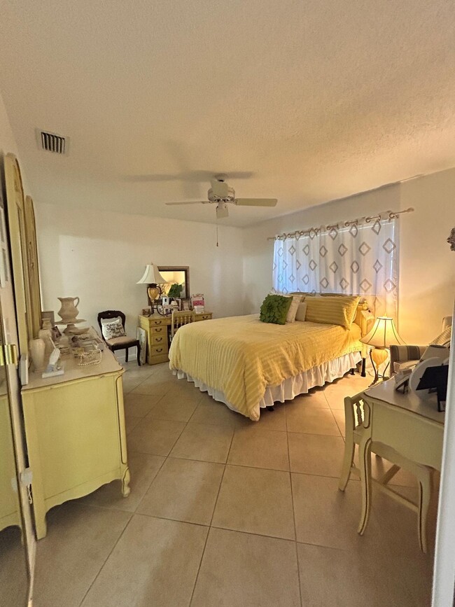 Building Photo - 5800 Fernley Dr W