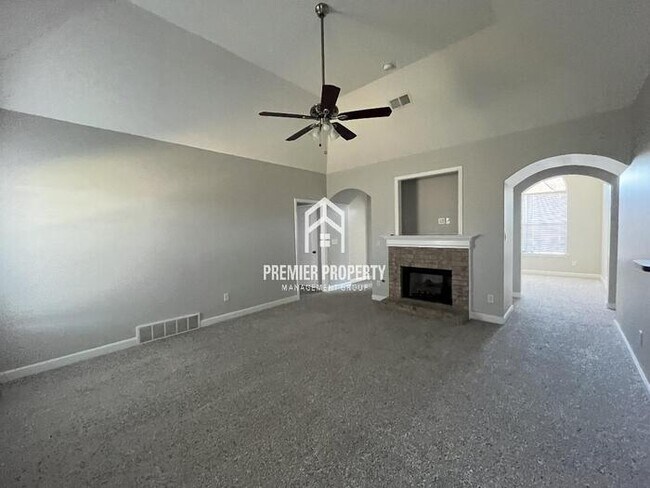 Foto del edificio - 1693 Brimhill Ln