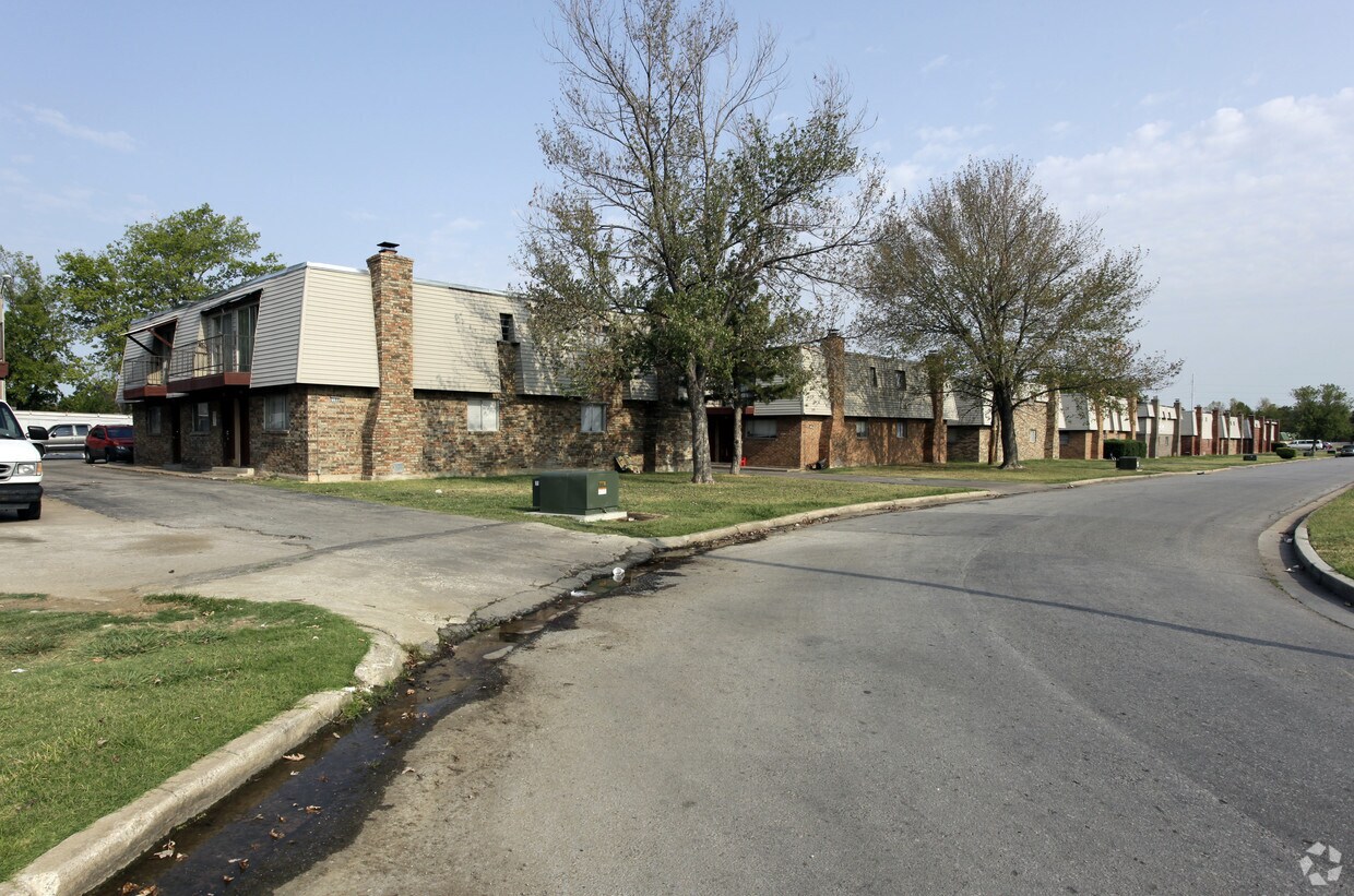 Bradford Townhomes Apartments in Tulsa, OK