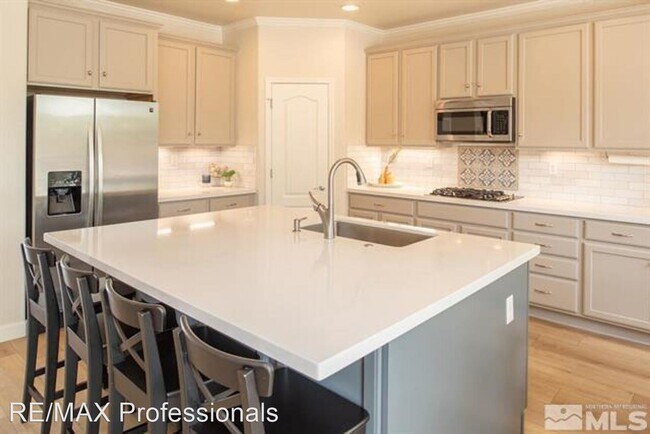 Foto del edificio - 5 br, 3 bath House - 410 Shire Ct.