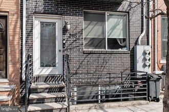 Building Photo - 2115 Carpenter St