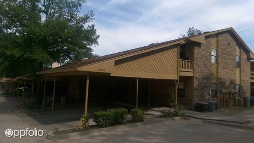 Foto principal - 8008 NW 8th St
