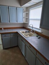 Building Photo - 686 N 26th St
