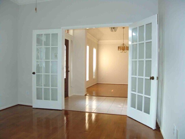 Foto del edificio - 2415 Wyckchester Dr
