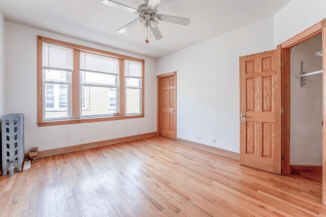 Foto del edificio - 4346 N Winchester Ave