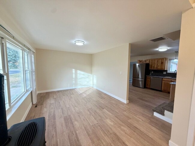 Building Photo - Great 3 bedroom 2 bath Home with Attached Garage in North Fort Collins, CO -  Newly Updated with ...