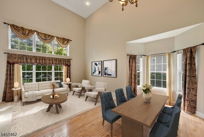 Foto del edificio - 23 Hill Hollow Rd