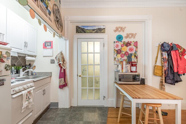 Foto del edificio - 35 Bay State Rd