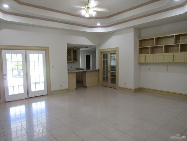 Building Photo - 1703 Sunrise