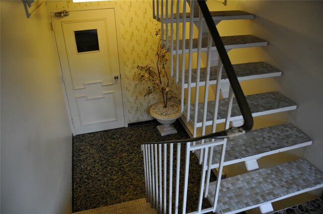 Building Photo - 3044 Sandwich St.