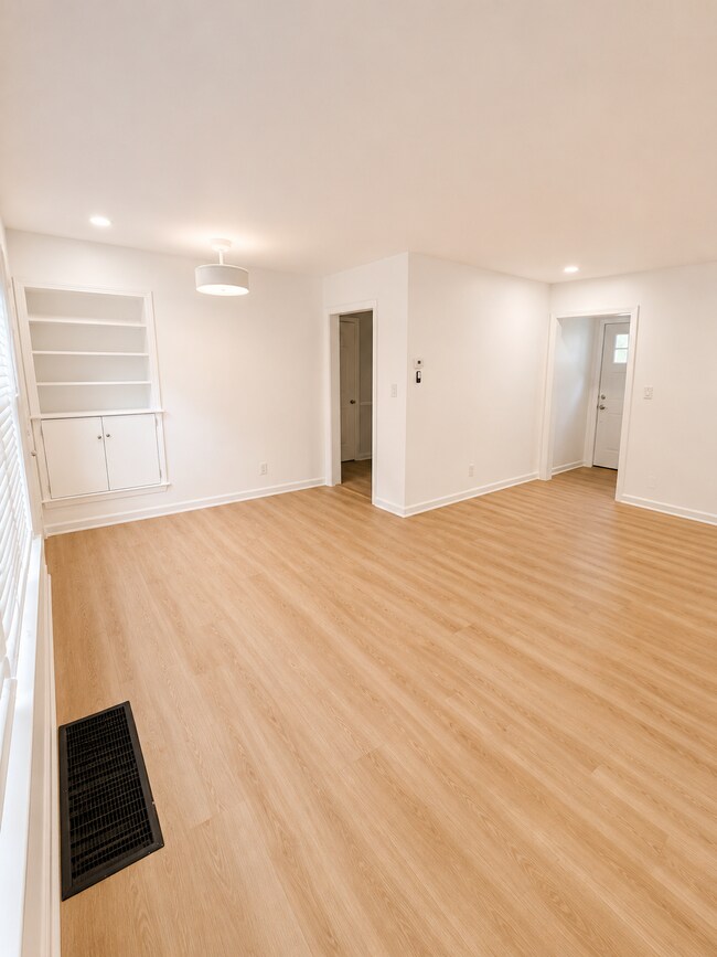 Building Photo - 5309 W 71st St